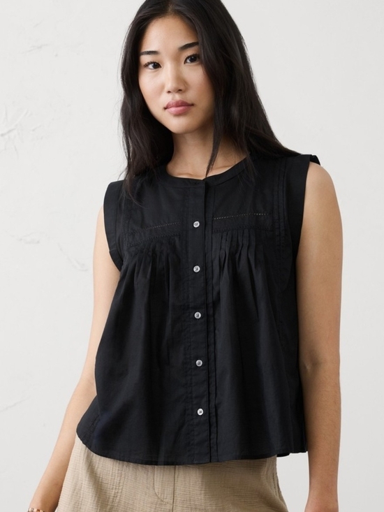 Banana Republic Tops - Banana Republic Black Picot Sleeveless Button-Front Pintuck Top